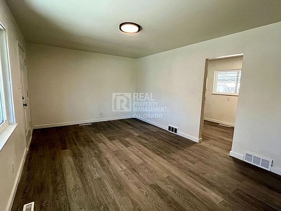 5th image of 609 Manitoba Dr