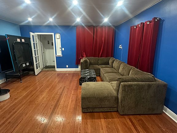 5th image of 3928 Kings Hwy #2