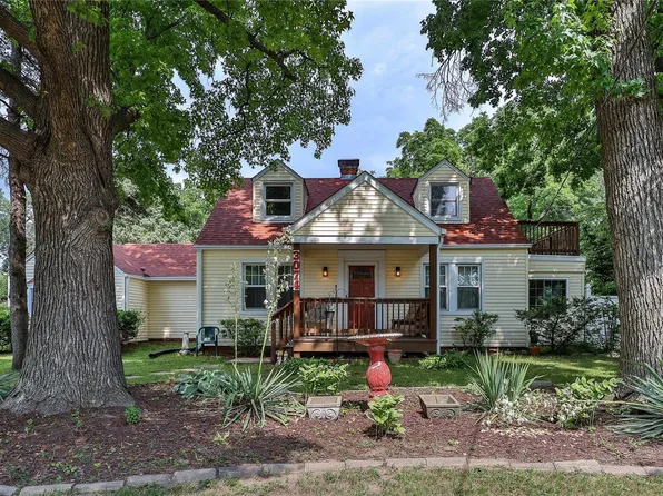 3074 Doddridge Ave, Maryland Heights, MO 63043