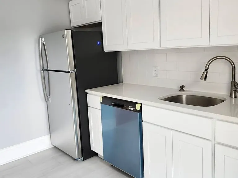 Station Square Apartments Steps from East Rutherford Train Station with Parking Included — Photo 7