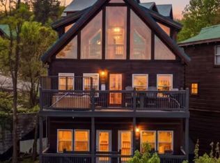 1274 Bear Cub Way, Gatlinburg, TN 37738