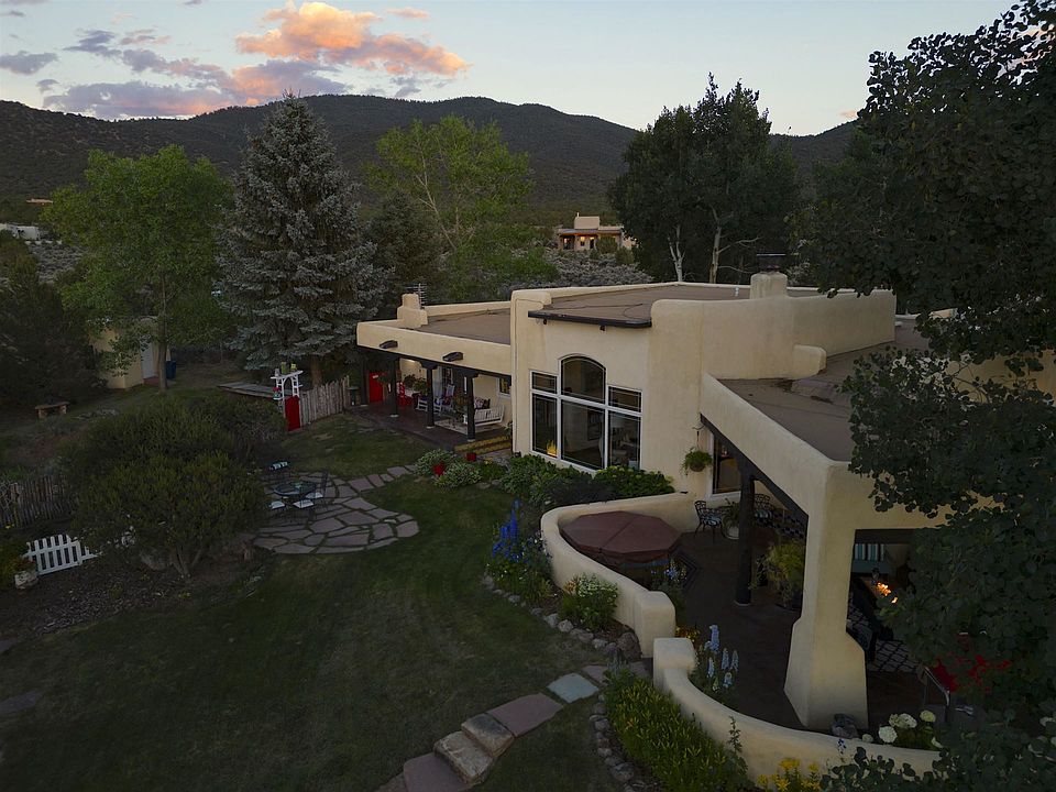 1st image of 1415 Monterey Dr