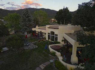 1415 Monterey Dr, Taos, NM 87571