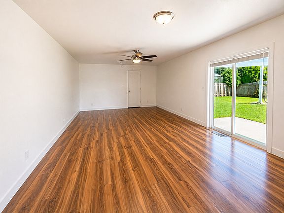 3rd image of 3901 188th St SW