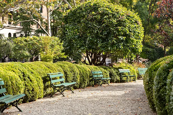 Sold by Compass | media 25