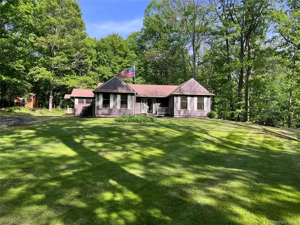 103 Hibernia Heights Drive, Salt Point, NY 12578