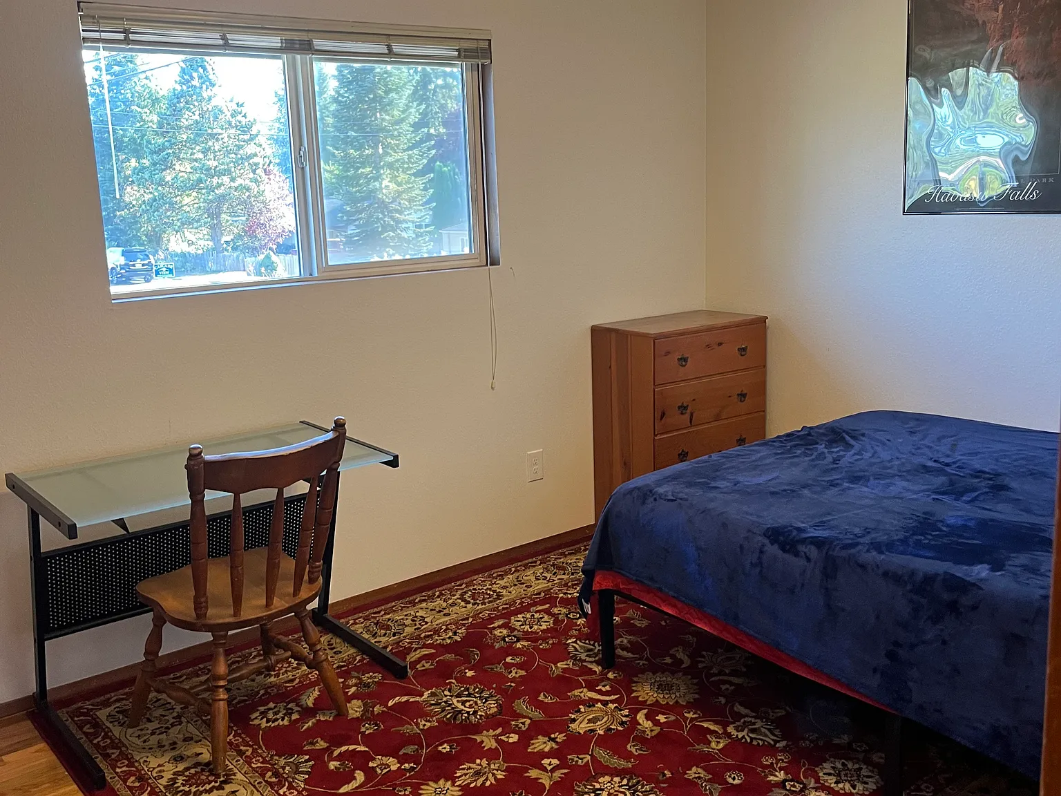 5 bed, 2060 sqft, $1,275 — Photo 2