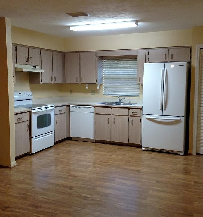 1st image of 6133 Sequoia Dr