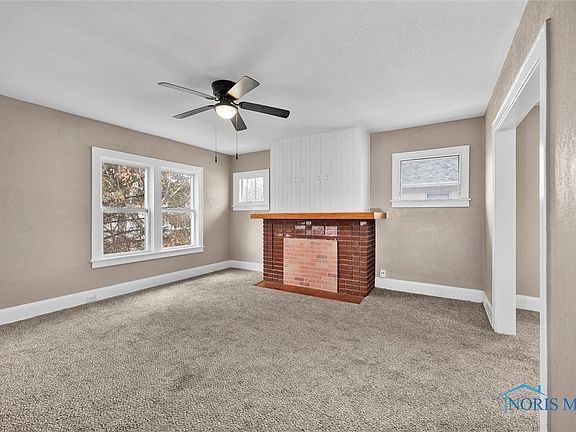 3rd image of 4208 Lyman Ave