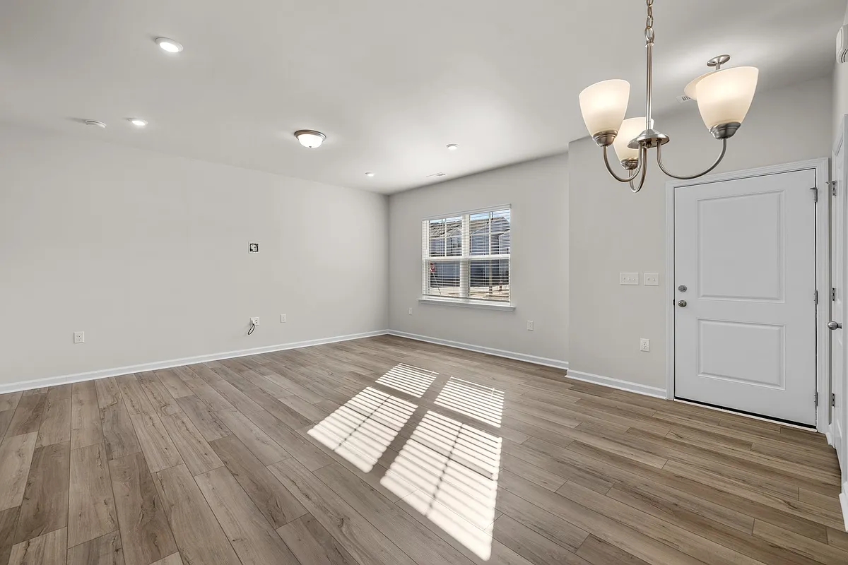 Building Photo - 5615 Edessa Ave