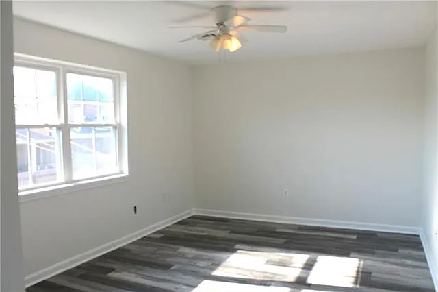 3 bed, 2.0 bath, 1500 sqft, $2,000 — Photo 2