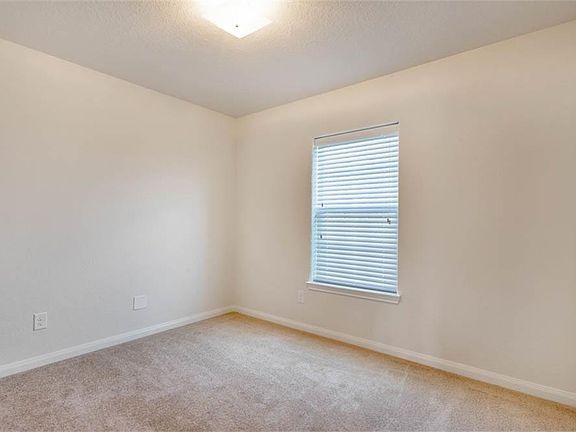 5th image of 2722 Regatta Ln