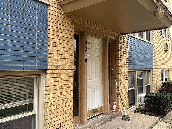 2nd image of 9219 S Cottage Grove Ave #Ge