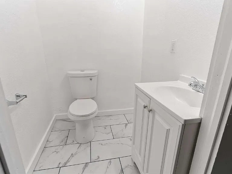 3417 Brooklyn Ave — Photo 13