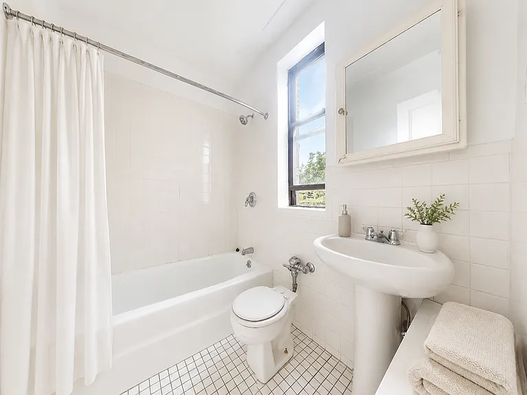 145 W 96th St #2F — Photo 3