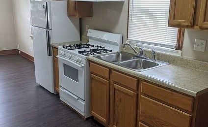 3rd image of 502 E Kerr Ave