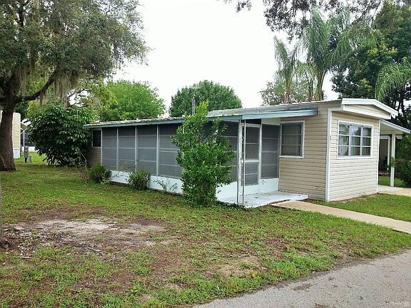 3rd image of 2755 Vine Ln