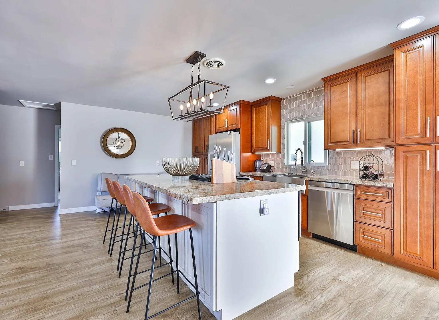 6421 Carthage St — Photo 1