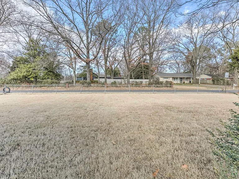 464 S White Station Rd — Photo 35