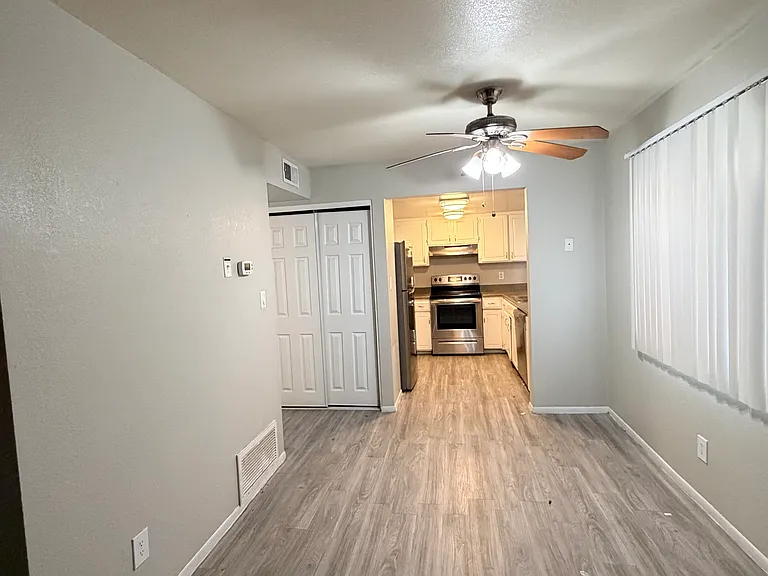 The Addison Apartment — Photo 9