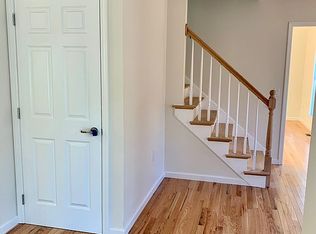 16 Oakwood Dr, Webster, MA 01570