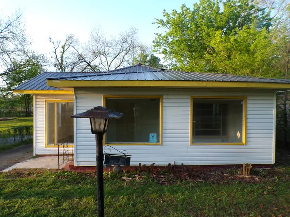 435 62nd St, Fairfield, AL 35064