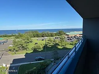 300 Ocean Ave N #D5 — Photo 3