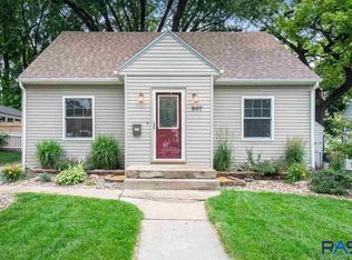 907 S 3rd Ave, Sioux Falls, SD 57104