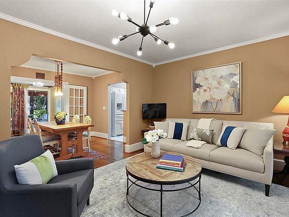 3rd image of 1512 Elmwood Blvd