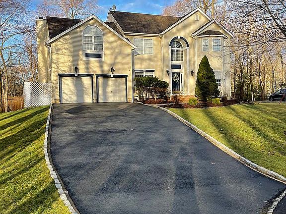 2nd image of 235 Davidson Ave