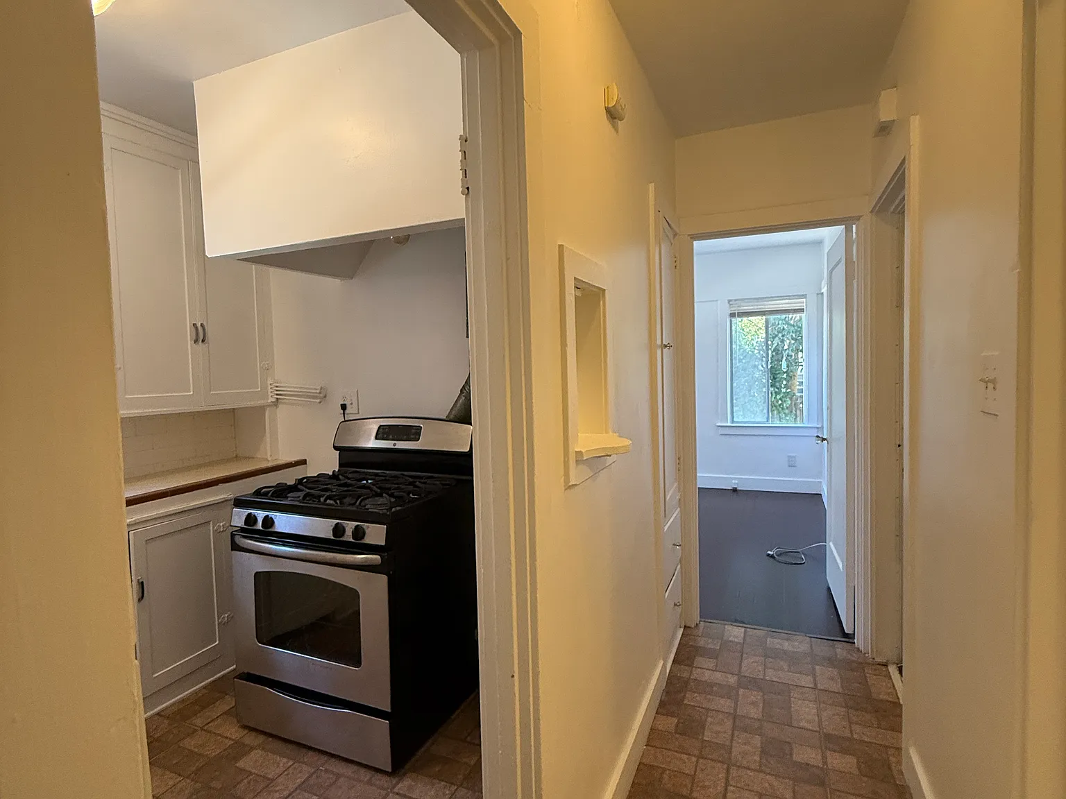 1 bed, 750 sqft, $1,595 — Photo 4