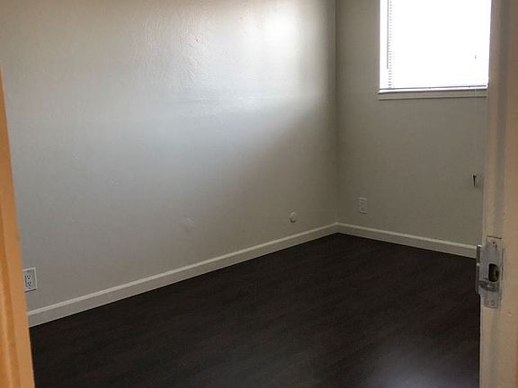 5th image of 250 N Idaho St APT 16