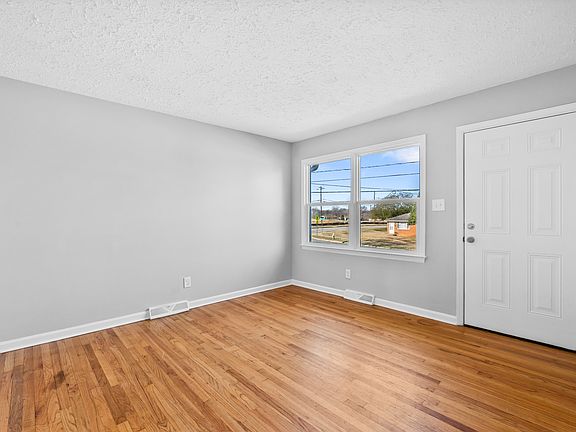 3rd image of 519 W Florida St