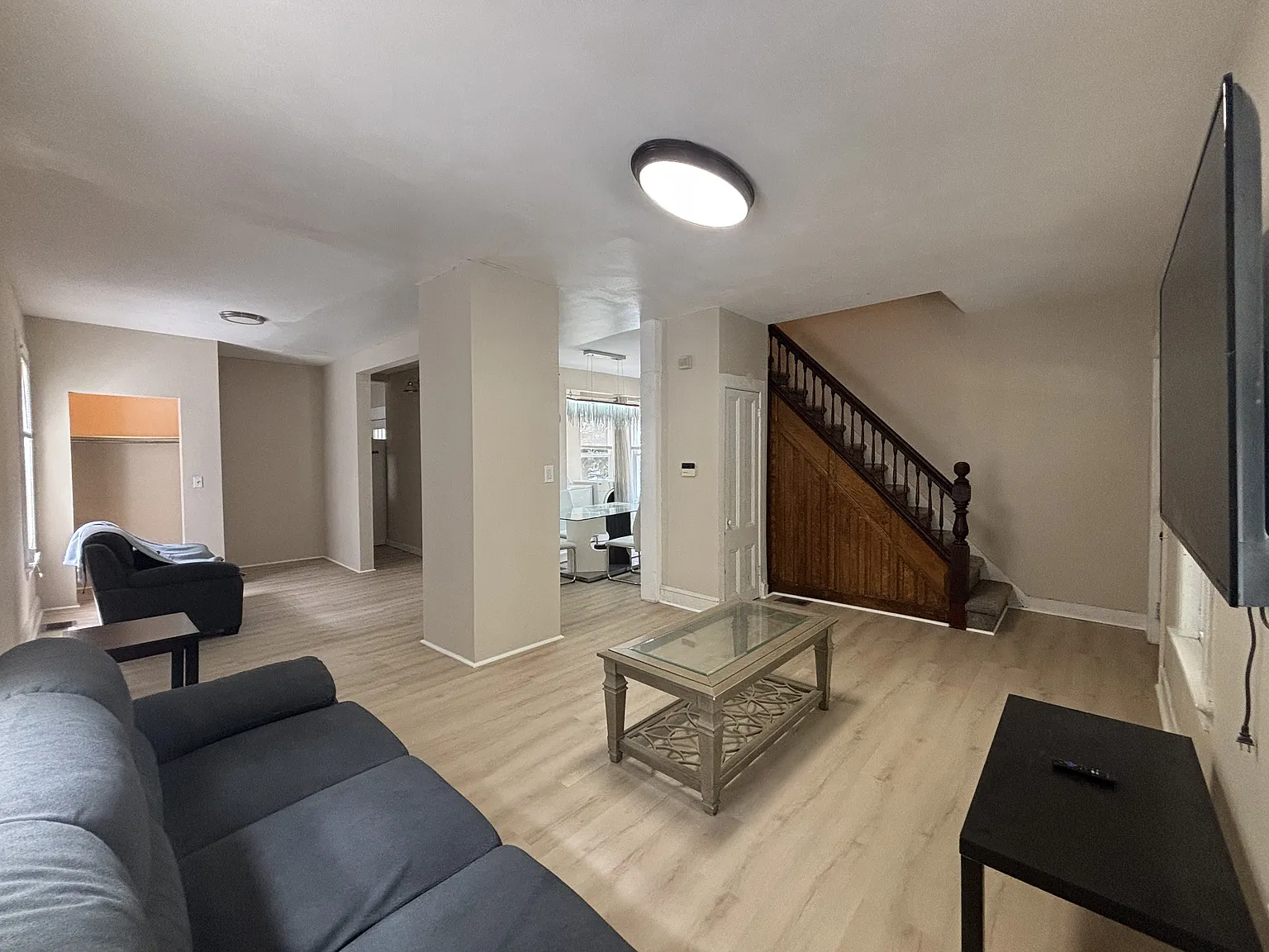 5 bed, 1740 sqft, $4,225 — Photo 2