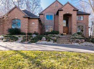 563 Glenmoore Dr, Ann Arbor, MI 48103