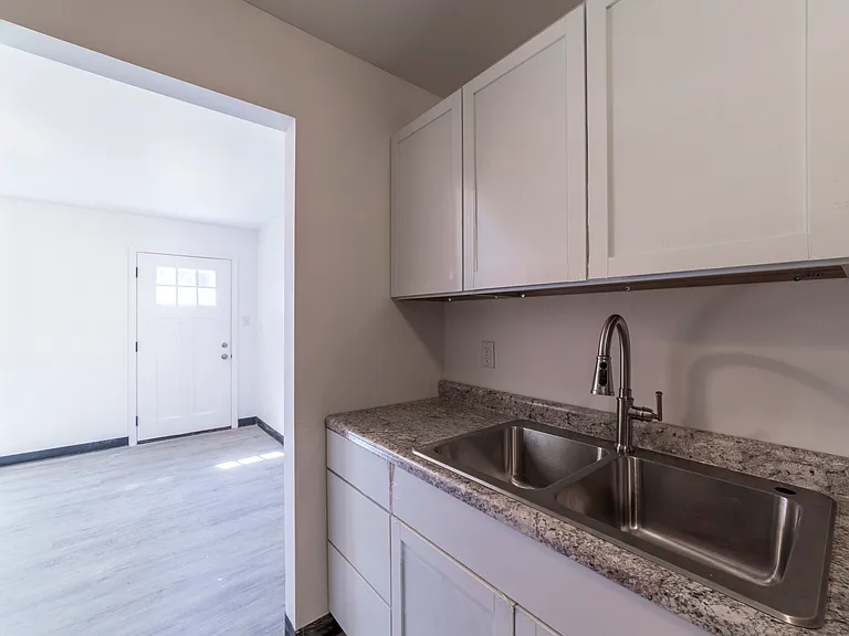 7235 Schneider Ave — Photo 15