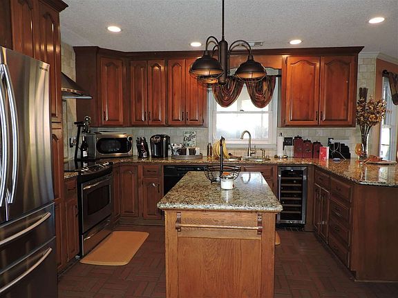 2nd image of 128 Heather Glen Blvd