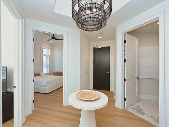 2nd image of 1024 Club View Dr Unit E103