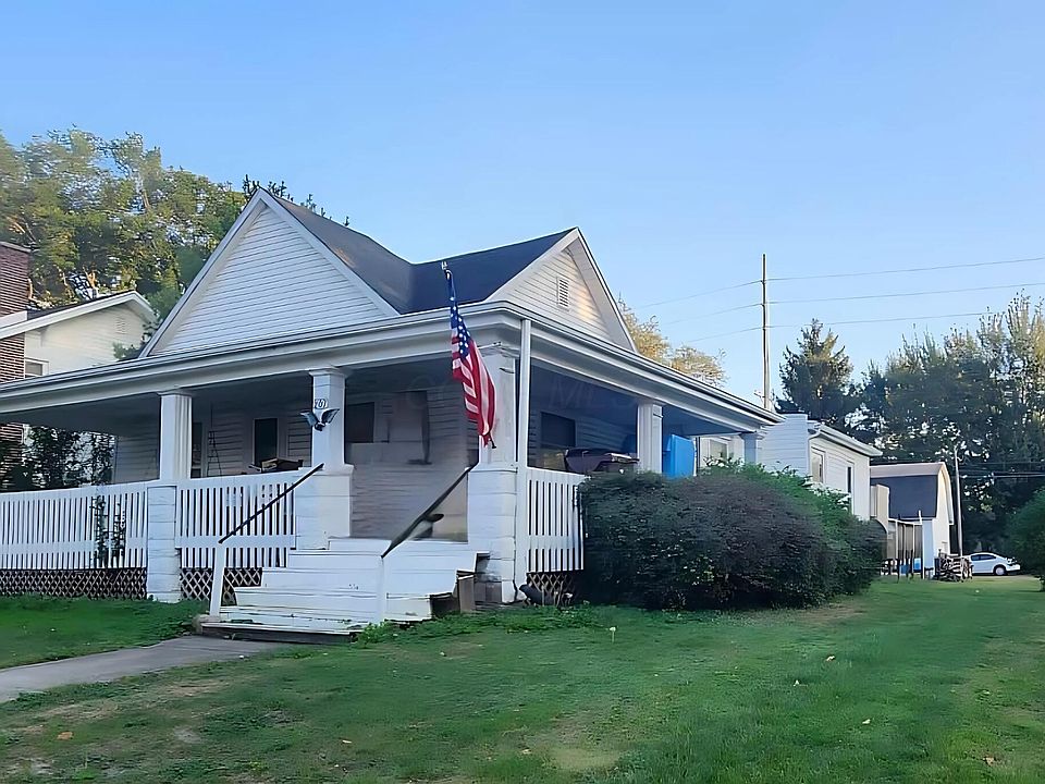 2nd image of 207 E Montford Ave
