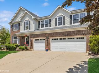 4345 Gladstone Dr, Lake In The Hills, IL 60156