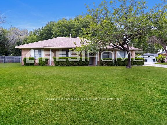 3rd image of 324 Bennett Cir