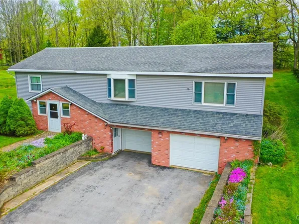 16 Coho St, Pulaski, NY 13142