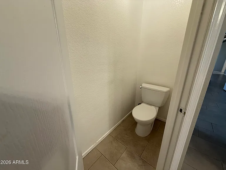 1644 E Oakland St — Photo 28