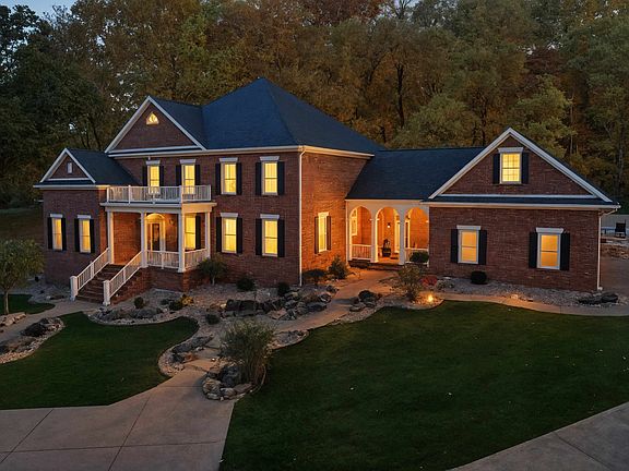 2nd image of 3326 Briarwood Dr