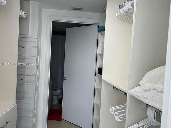 5th image of 1750 N Bayshore Dr APT 2914