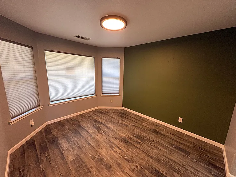 534 W Russell Ave — Photo 20