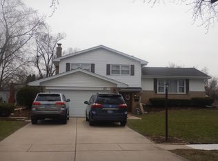 513 69th St, Darien, IL 60561