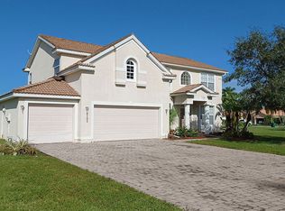 2193 Grove Dr, Naples, FL 34120