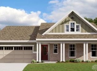 2592 Golden Leaf Dr, Dayton, OH 45431