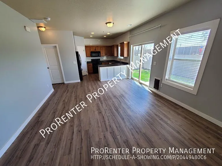 1005 N 740 W — Photo 5